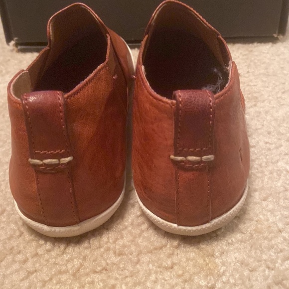 Frye Melanie Chelsea Leather Slip-On Sneaker Boot Bootie  10. Gently worn. - Picture 2 of 5